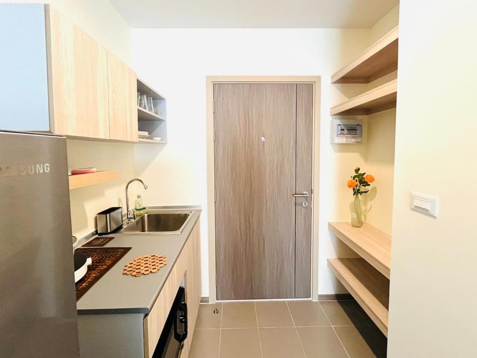 Happy Living Brand New Condo Hua Hin Apartment in Nong Kae