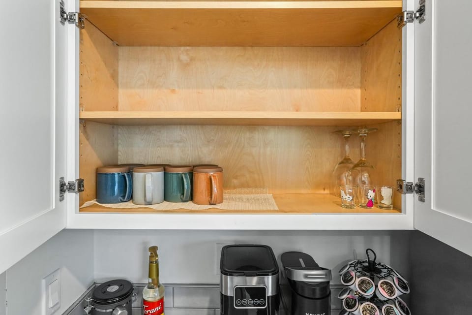 Belmont Shore Getaway with Hot Tub and Firepit House in Long Beach