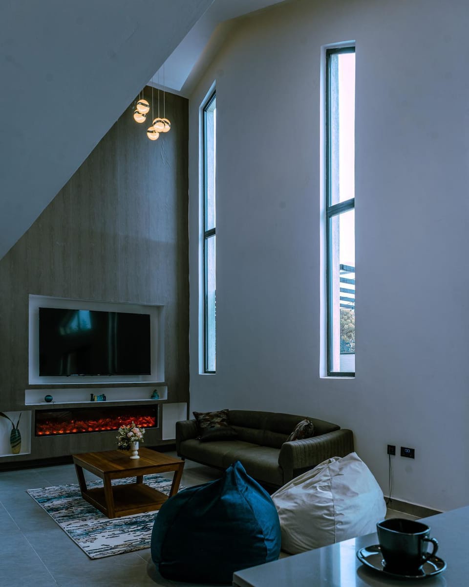 TV and multimedia, Living room, Evening entertainment