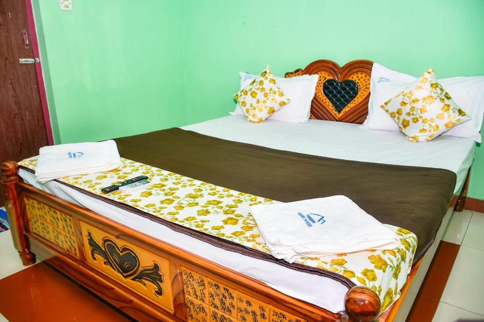 Pandiyan guest house Bed and Breakfast in Madurai