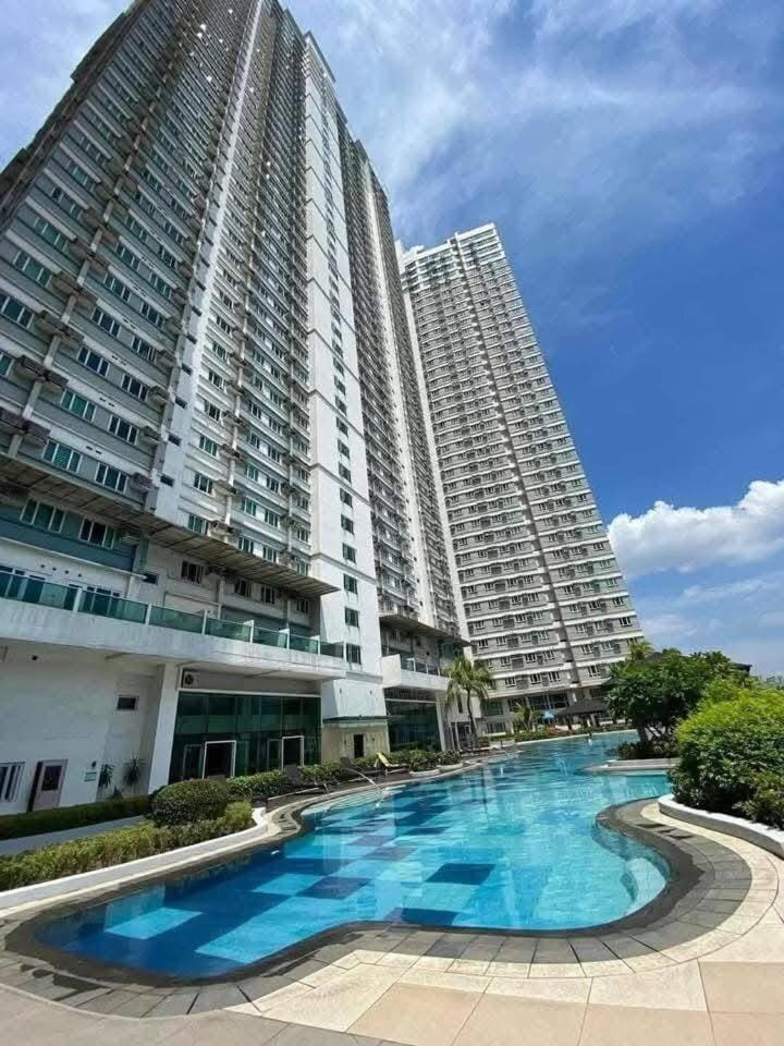 Next Abode Modern Stay at TheBeaconMakatiRoces Apartment in Pasay