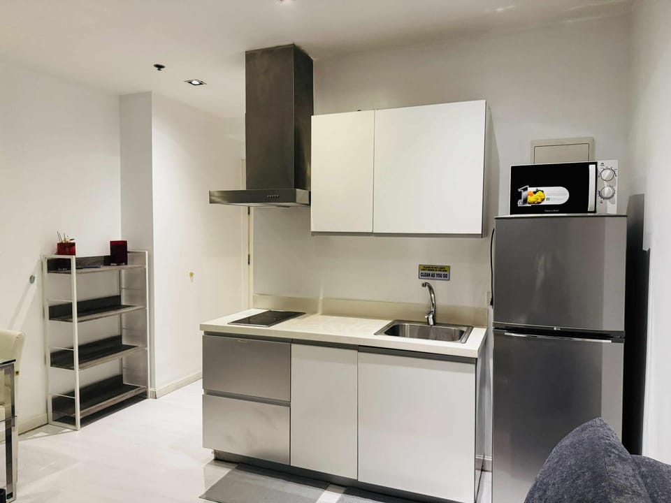 The Gramercy Residences Hostel in Makati