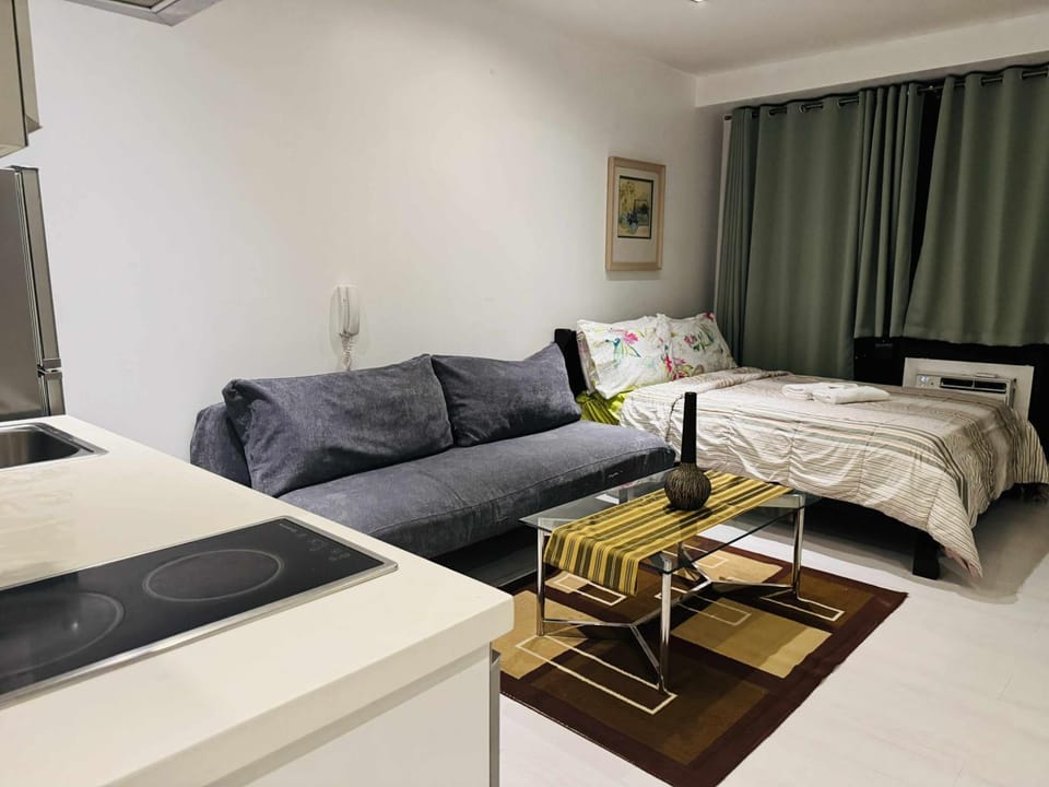 The Gramercy Residences Hostel in Makati