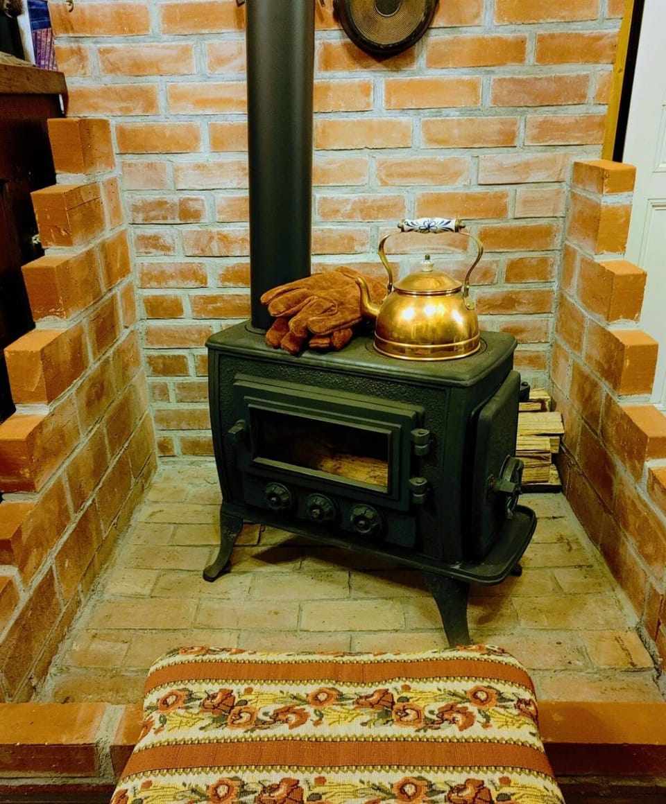 Seating area, fireplace