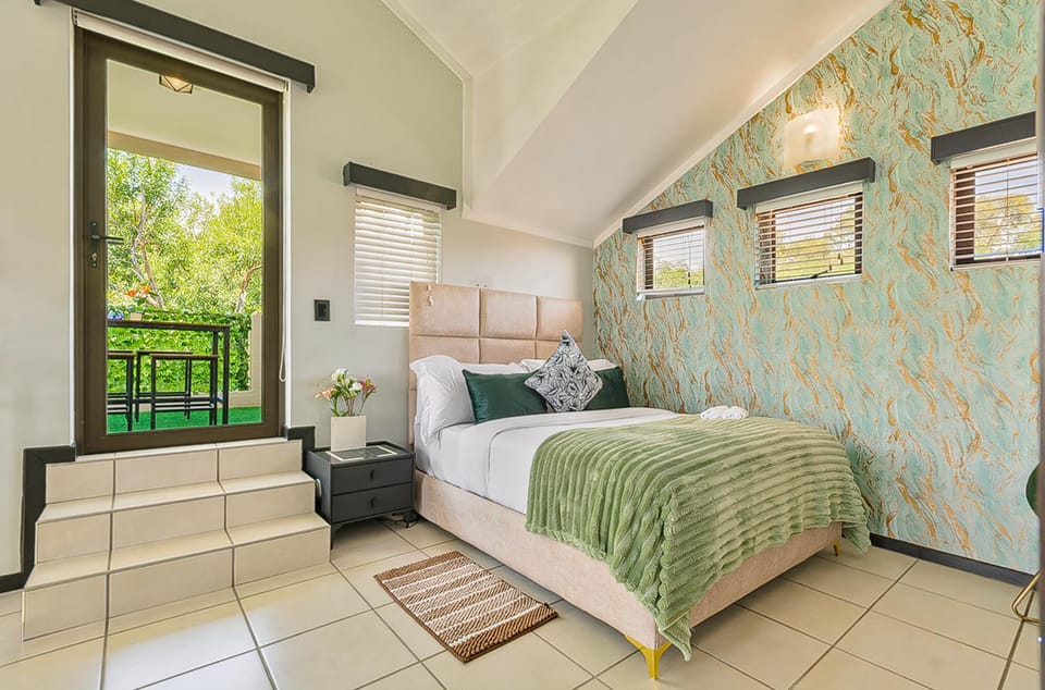 Zalari Loft B, Nature-Inspired 2 Bed Loft, Paulshof, Sandton Apartment in Sandton