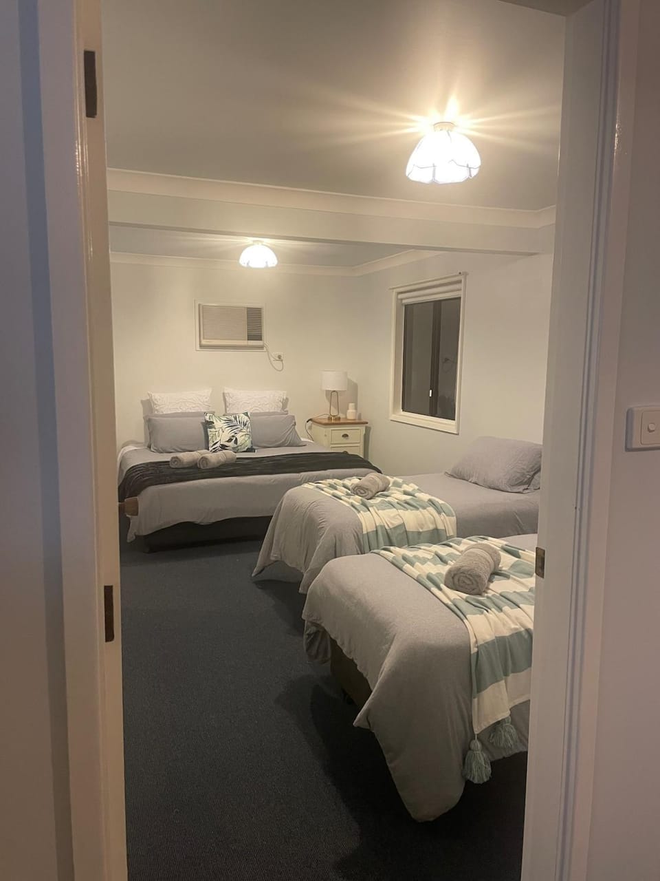 Swansea Peninsula Family Accommodation Full House House in Swansea