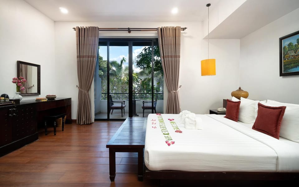 Bed, Coffee/tea facilities, View (from property/room), Photo of the whole room, Seating area, Dining area, Bedroom, Area and facilities