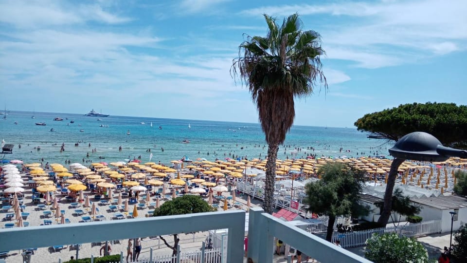 Rocca Appartament Palermo Beach Apartment in Palermo
