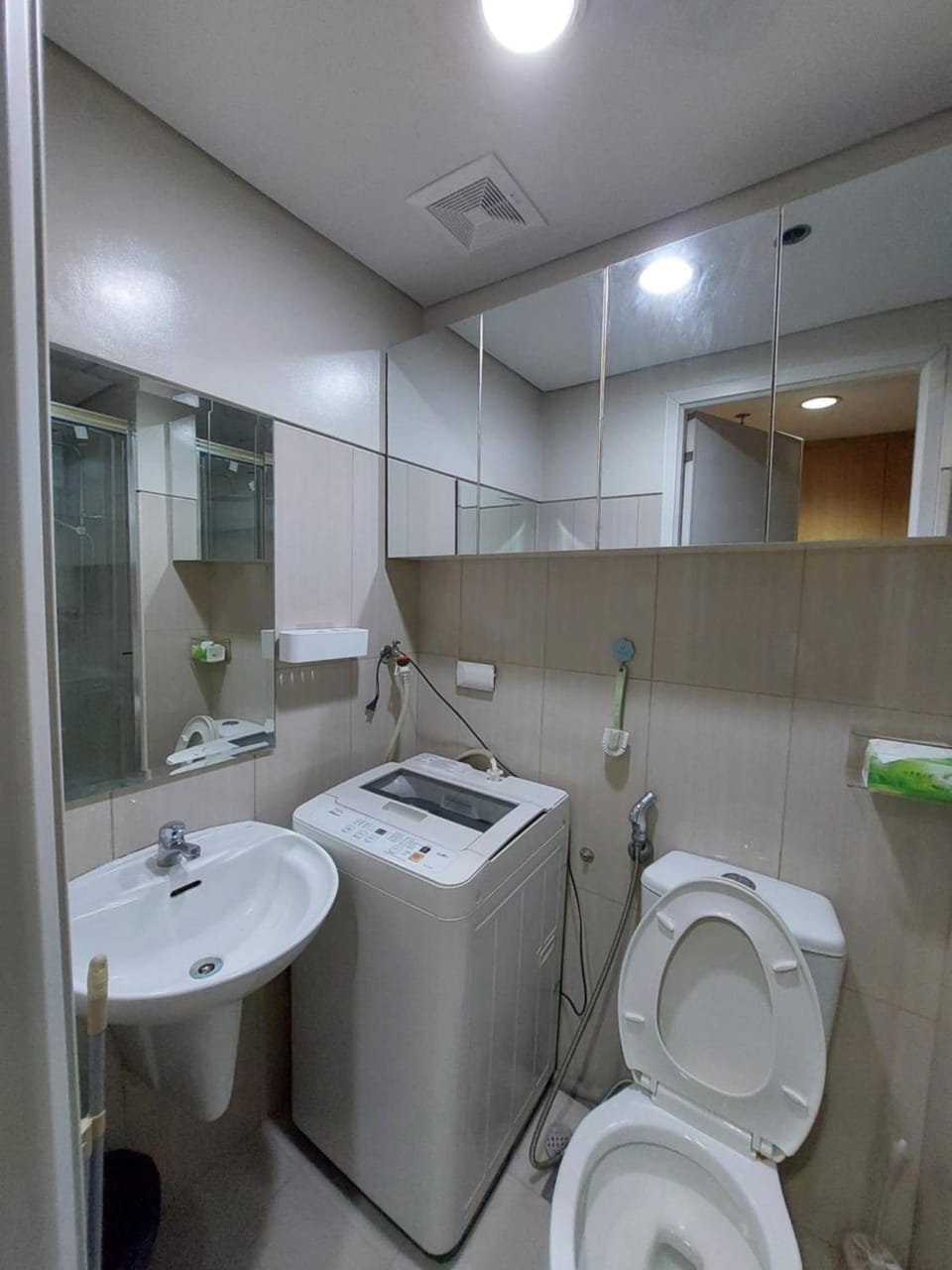 Condotel SM MOA sea residences Apartment in Pasay
