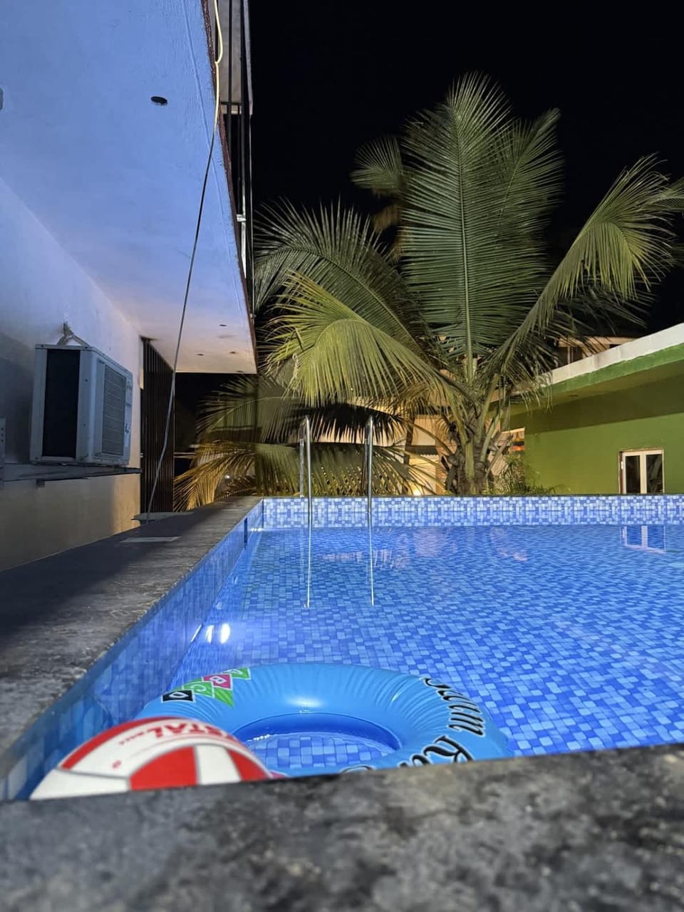 Swimming pool