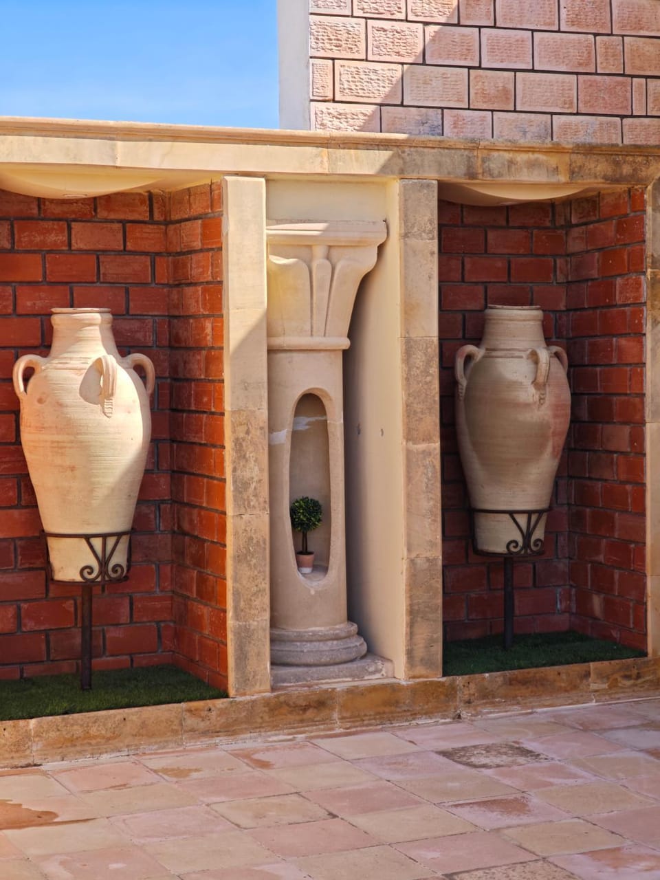 Balcony/Terrace, Decorative detail