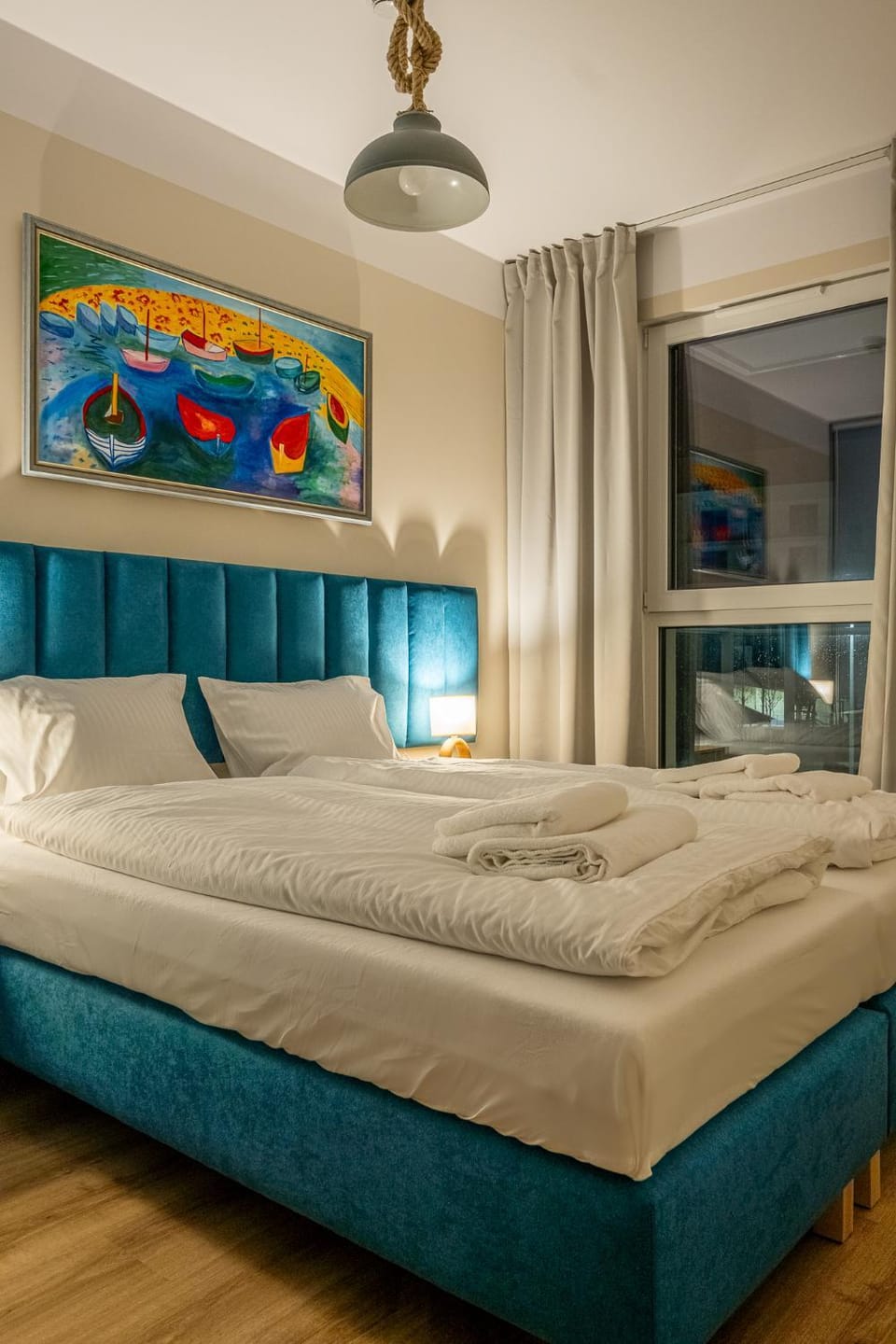 Bed, Photo of the whole room, Bedroom, towels