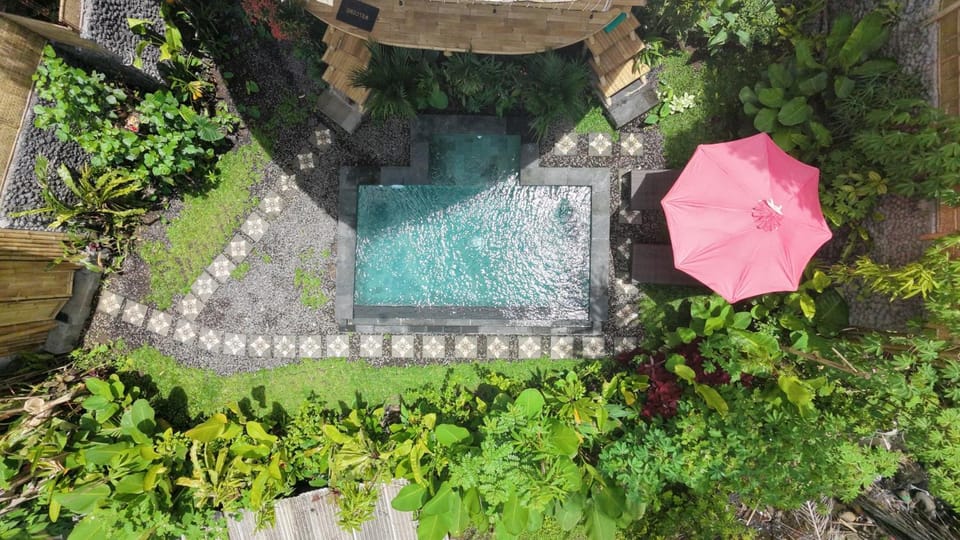 Wana Bamboo House by ecobreeze Villa in Selat