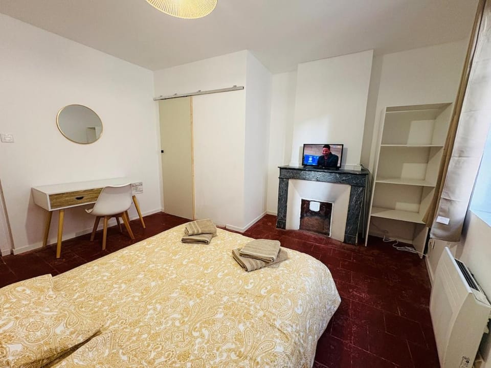 La coloc' l 3 Chambres avec salle de bain & TV Apartment in Occitanie