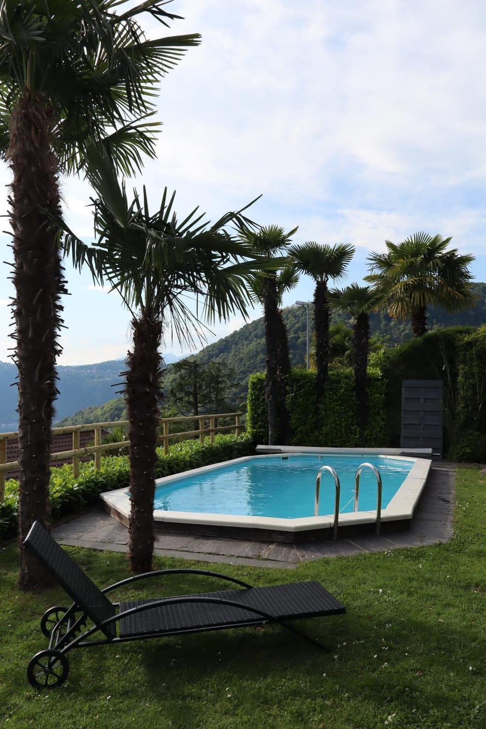 Natural landscape, Garden, Garden view, Mountain view, Pool view, Swimming pool, sunbed
