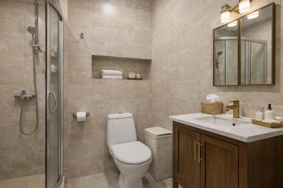 Shower, Toilet, Bathroom, bidet, towels