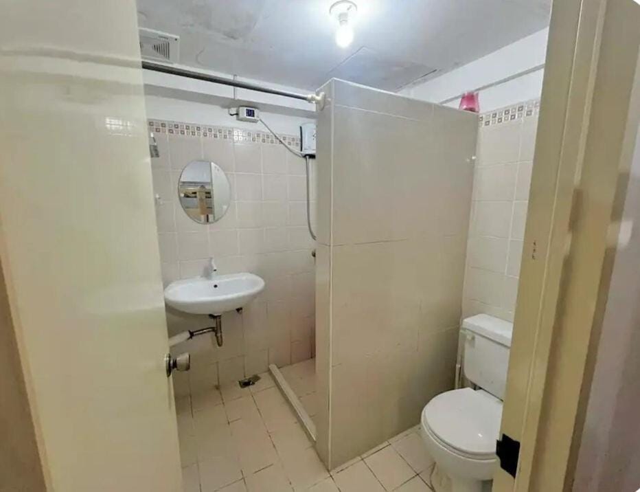 1st flr, 2 mins Airport, Near Malls, Self Check in Apartment in Lapu-Lapu City