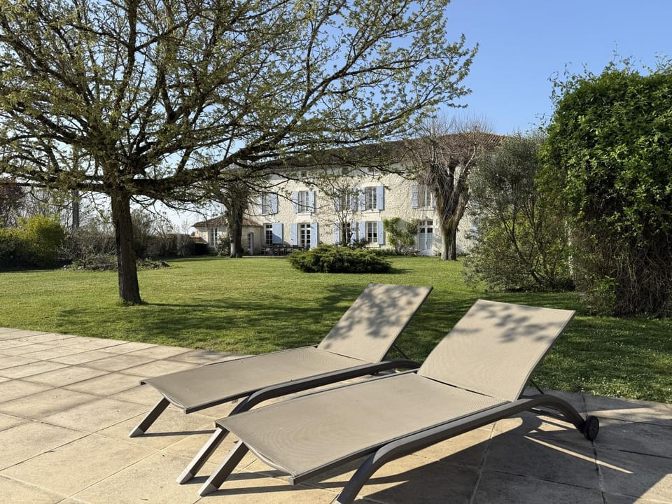 Patio, Garden, Garden view, sunbed