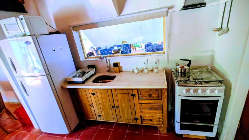 Kitchen or kitchenette, Garden view, microwave, oven, pet friendly, stove, kitchen