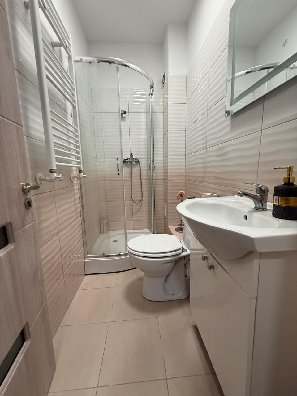 35 bis Tineretului Street, building 2 Apartment in Romania
