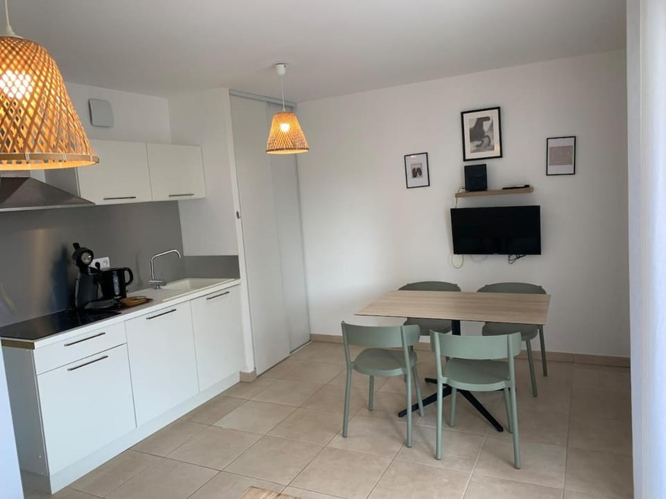 Corsica Beach, Paddleboarding, Pool & Hiking J159 Apartment in Linguizzetta