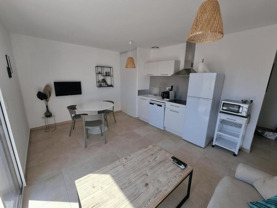 Corsica Beach, Paddleboarding, Pool & Hiking J159 Apartment in Linguizzetta