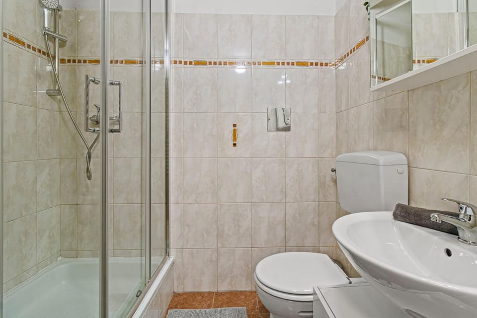 Near Mariahilfer Straße - 3 minutes to U3 metro - Monthly Stays Apartment in Vienna