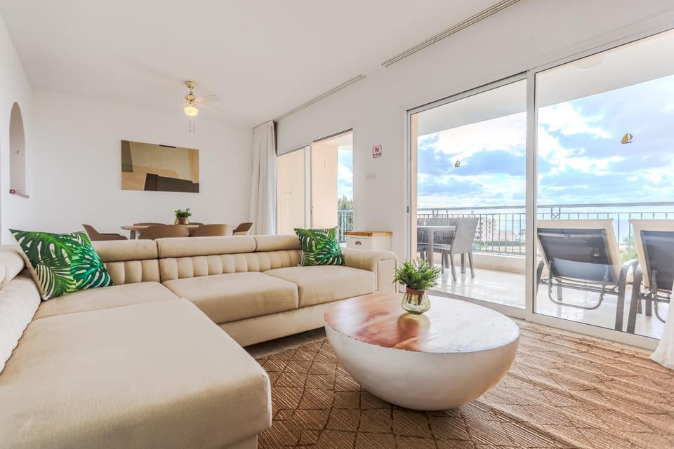 Balcony/Terrace, Living room, Dining area, Sea view