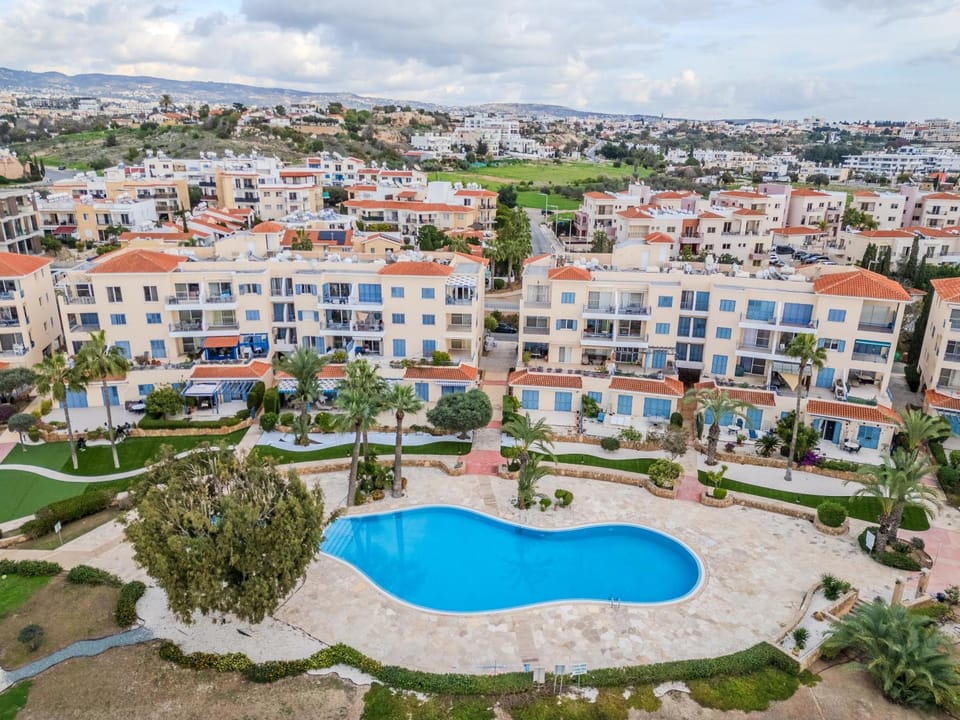 Property building, Bird's eye view, City view, Pool view, Swimming pool