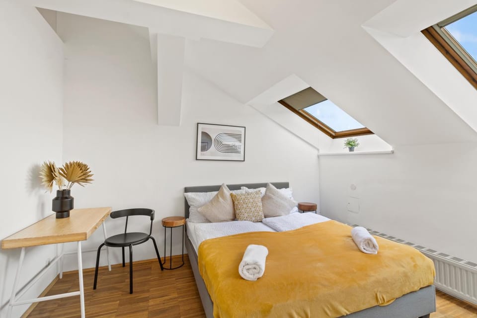 Long Term Rental - 1BR Near Stadthalle Apartment in Vienna