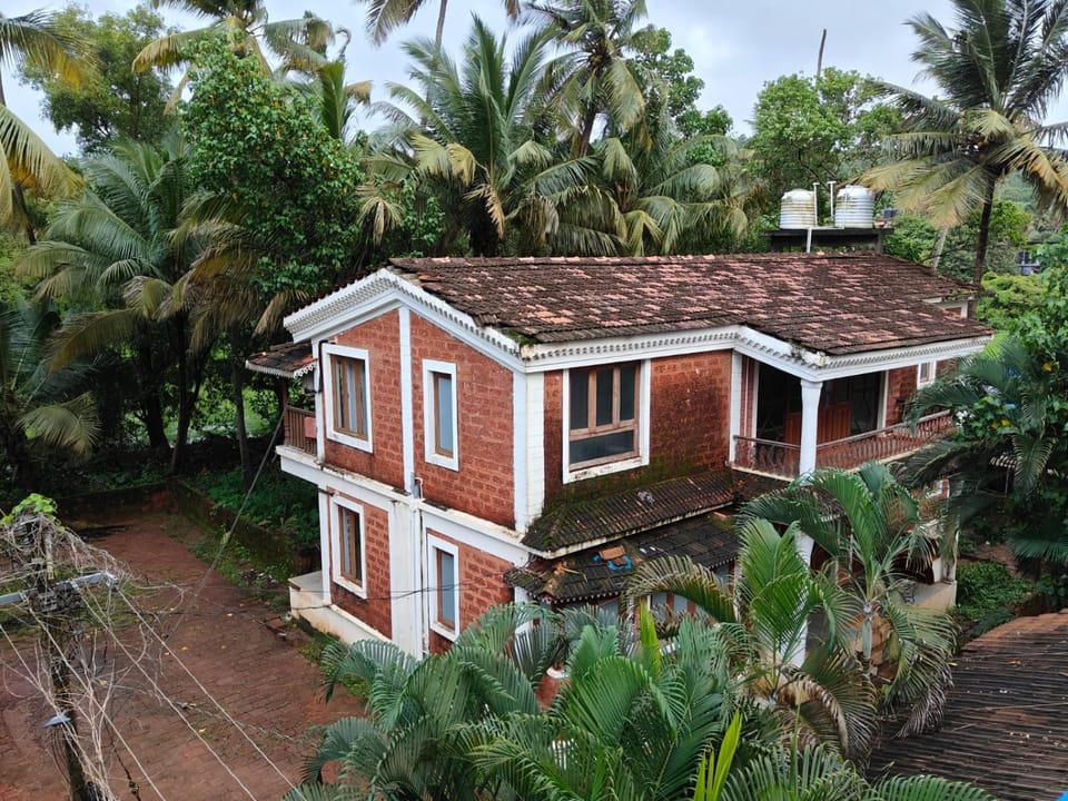 Anjuna Villa - 4 Vibrant Themed Rooms Apartment in Baga