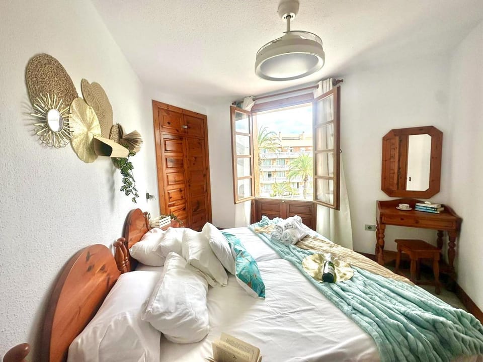 Oceanic Prime By Deihu Experiences Apartment in Playa de las Americas