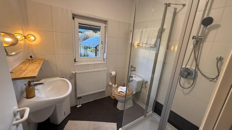 Shower, Toilet, Bathroom