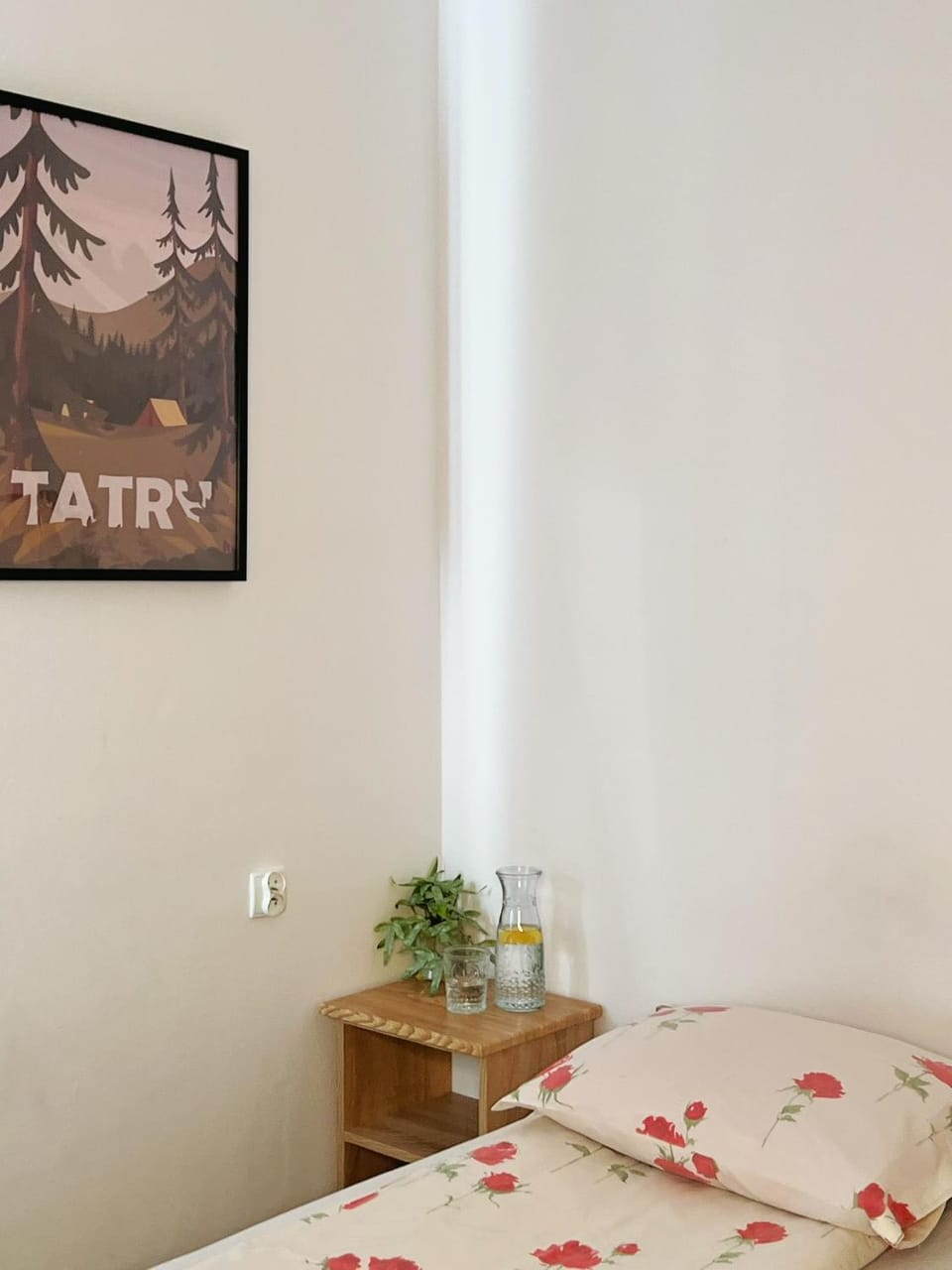 Bed, Photo of the whole room, Decorative detail, Bedroom