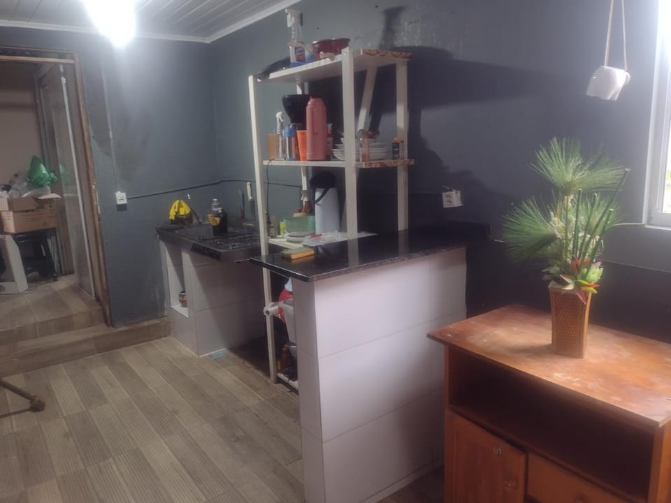 Aluguel de casa 1 km da praia dos ingleses local humilde e simples Vacation rental in Florianopolis