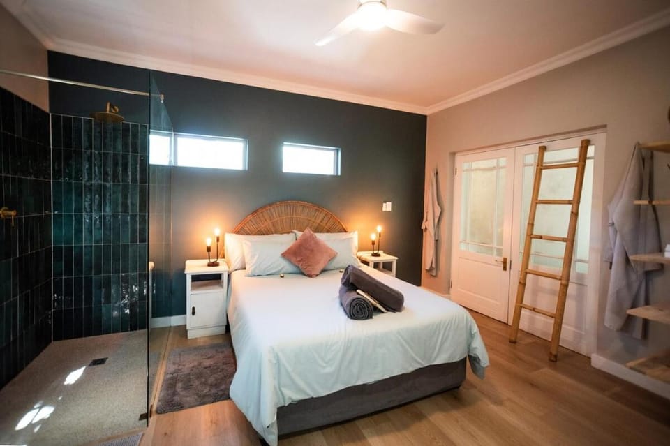 Onrus Sunshine Beach Days House in Western Cape