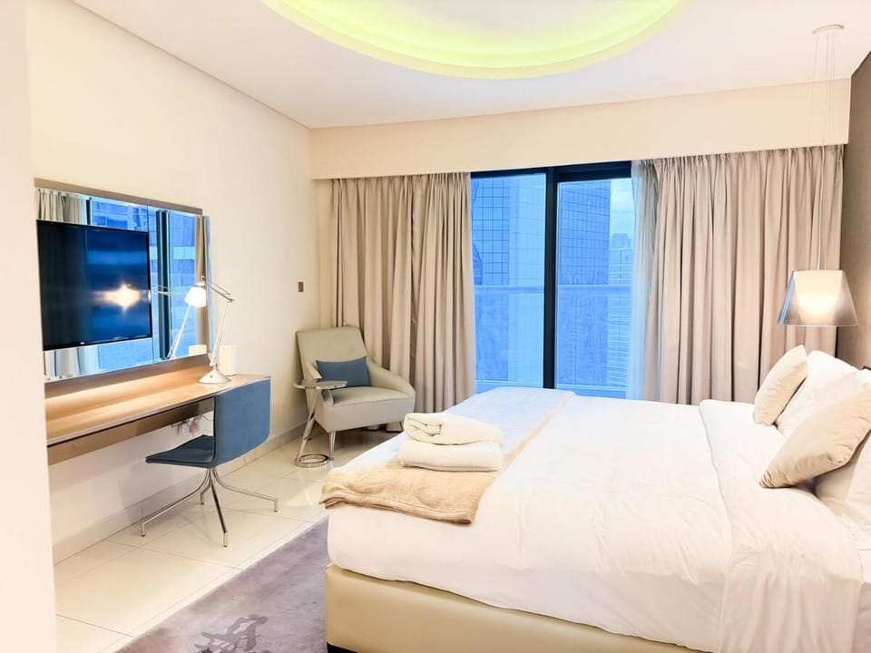 Bed, TV and multimedia, Photo of the whole room