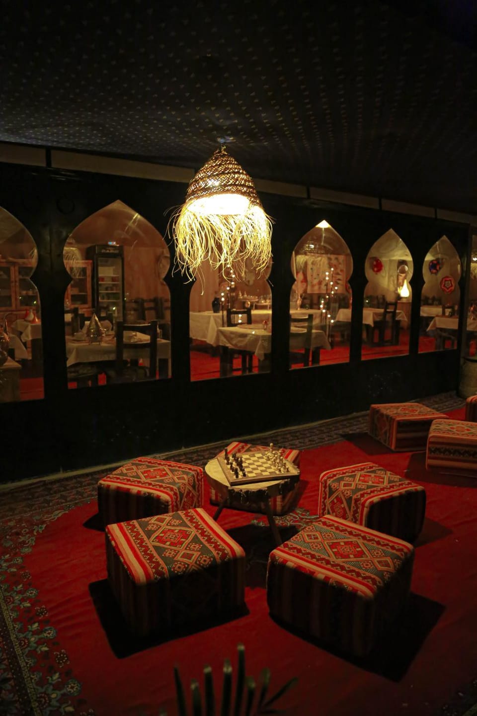 Night, Nightclub / DJ, Seating area