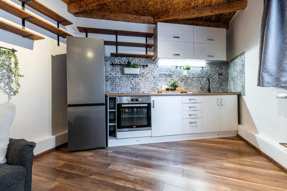 Kitchen or kitchenette, oven, stove