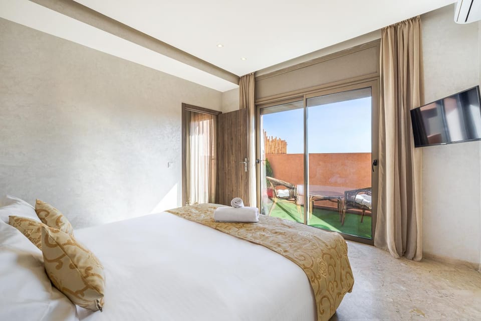 Bed, Photo of the whole room, Evening entertainment, Bedroom