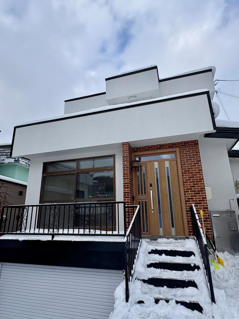 Property building, Day, Winter