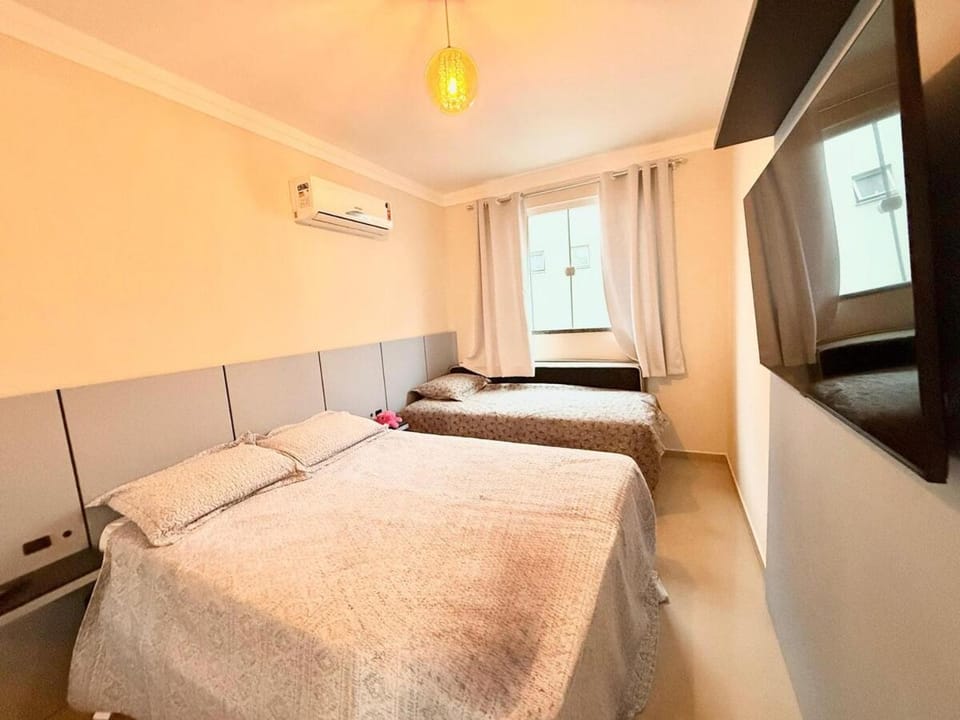 Seu refúgio em Bombinhas, conforto e pé na areia Apartment in Bombinhas