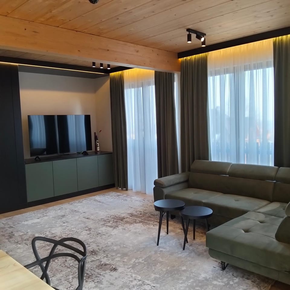 Communal lounge/ TV room, TV and multimedia, Living room, Seating area
