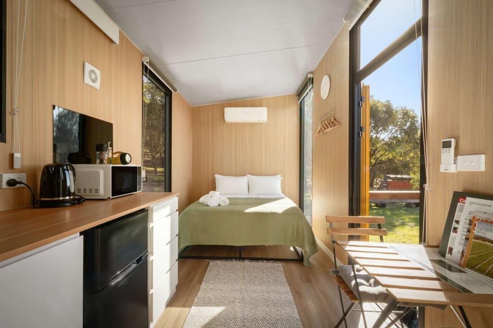 Paradise by Tiny Away House in Lancefield