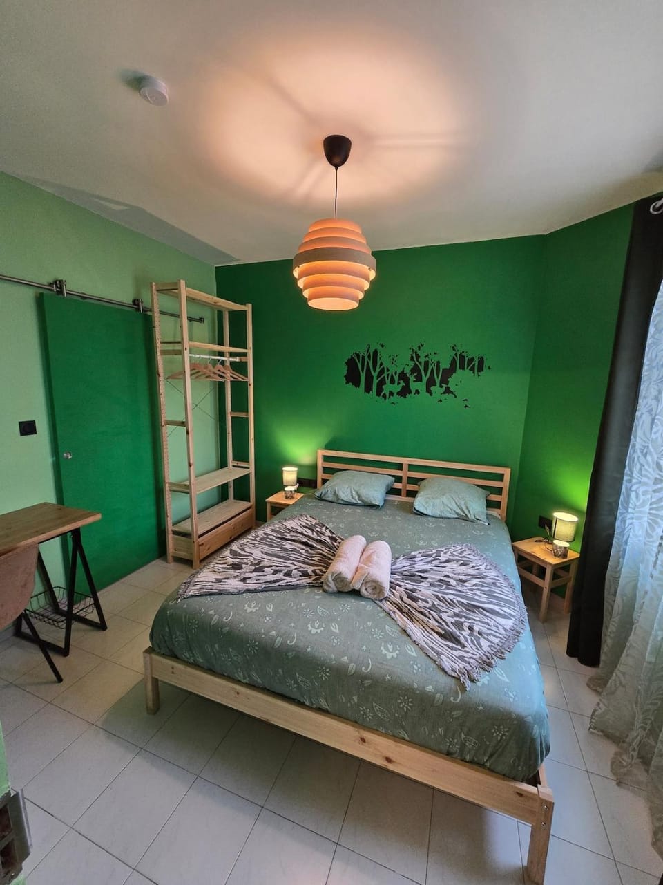 Bed, Photo of the whole room, Bedroom