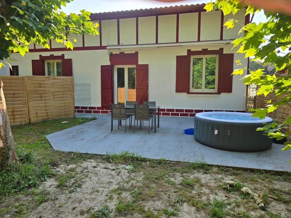 Patio, Garden, Spa and wellness centre/facilities
