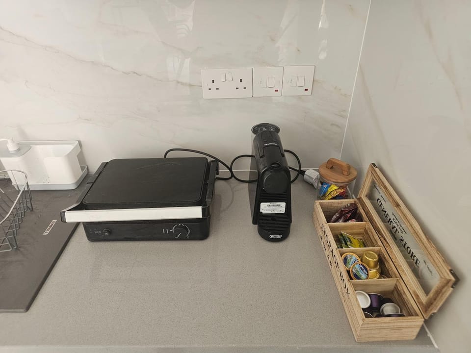 Coffee/tea facilities, Kitchen or kitchenette