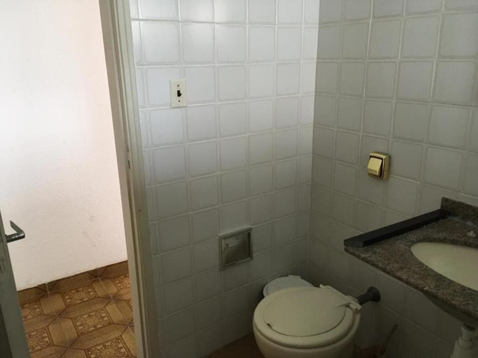 Apto mobiliado a 100 metros da praia Apartment in State of São Paulo