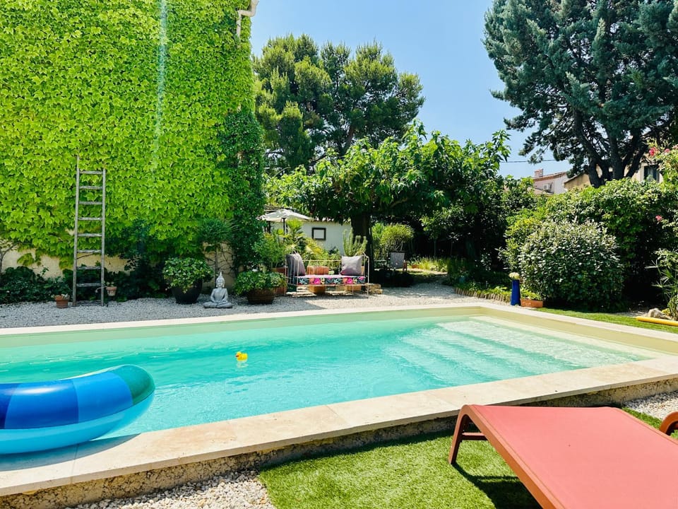 Swimming pool, Swimming pool