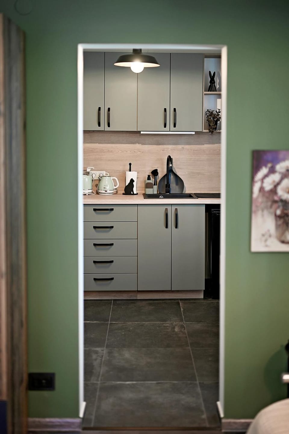 Kitchen or kitchenette